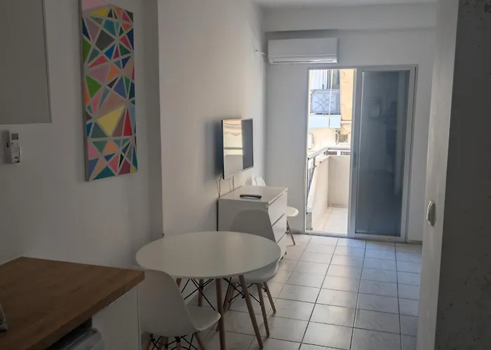 Ena Appartement Néoi Epivátai